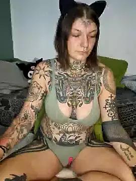 Photos of lizzardqueeen from StripChat is Freechat