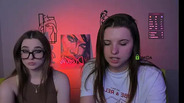 lola_swon from StripChat is Freechat