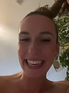 Photos of lola_tentatiion from StripChat is Freechat