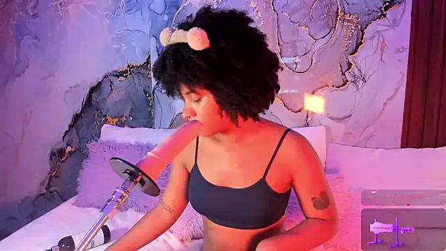 Lolalewis777 from StripChat is Freechat