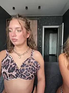 Lolastrawberry from StripChat is Freechat