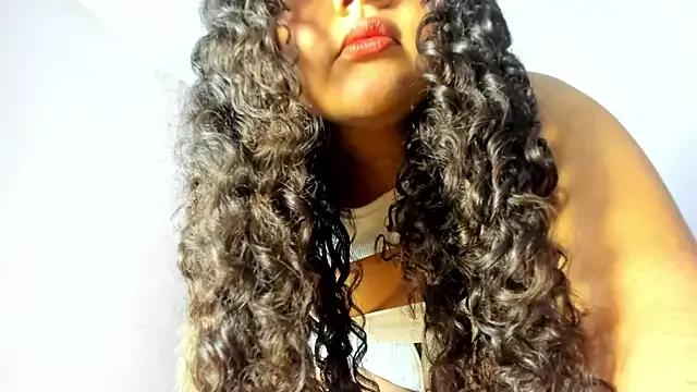 lourdes_moon from StripChat is Freechat