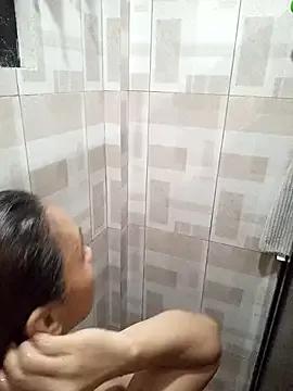 LoveHennesyxoxo from StripChat is Freechat