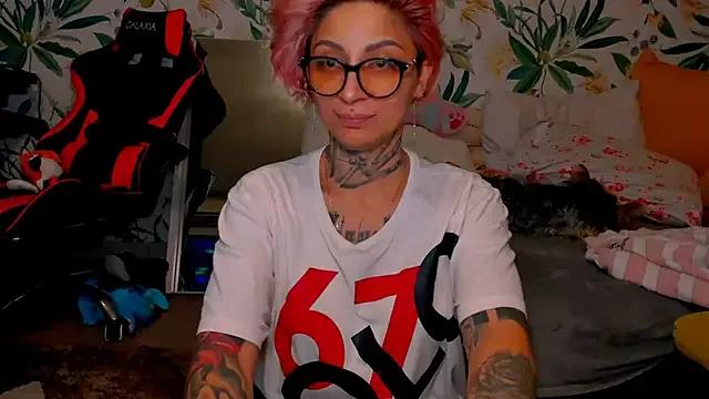 Lucky_Deniz from StripChat is Freechat