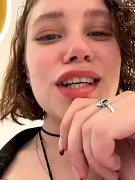 Photos of lucy-joy from StripChat is Freechat