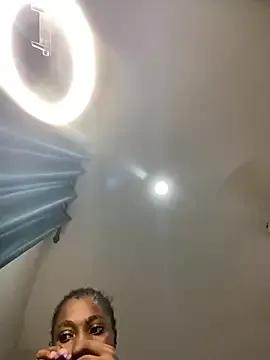 Lucy_Wyild from StripChat is Freechat