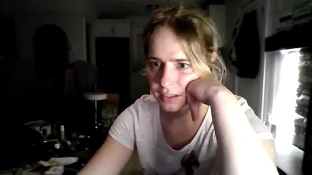 LucySaintJames from StripChat is Freechat