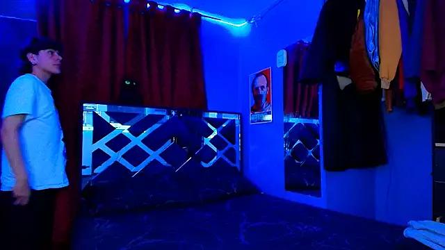 Luke_Howland from StripChat is Freechat