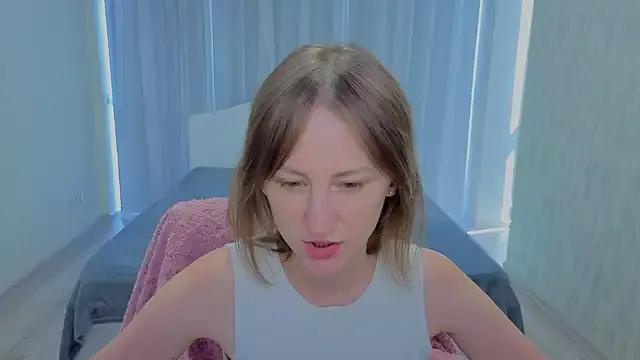 LuluChiiii from StripChat is Freechat