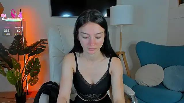 Luna__Baby from StripChat is Freechat