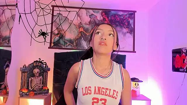 Luna_Moo_ from StripChat is Freechat