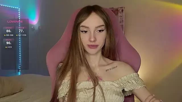 Lunainnk from StripChat is Freechat
