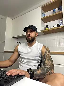 LustyMike_ from StripChat is Freechat