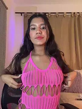 lyriadiamond from StripChat is Freechat
