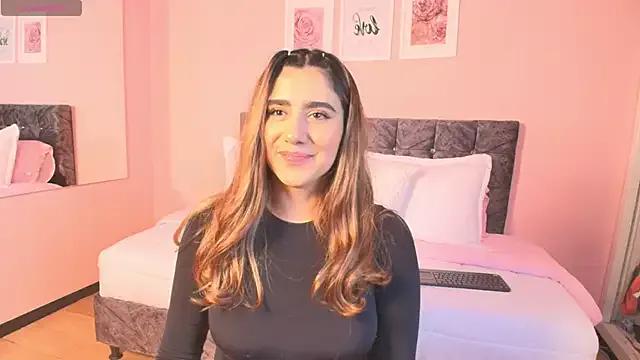 maddie_beauty from StripChat is Freechat