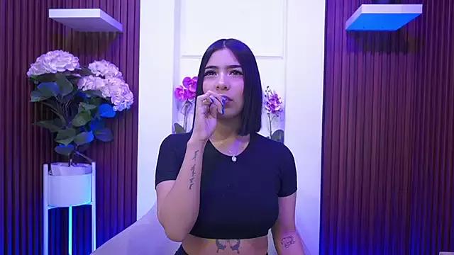 MaddyWattson from StripChat is Freechat