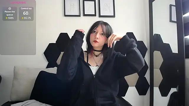 Maki_Zein from StripChat is Freechat