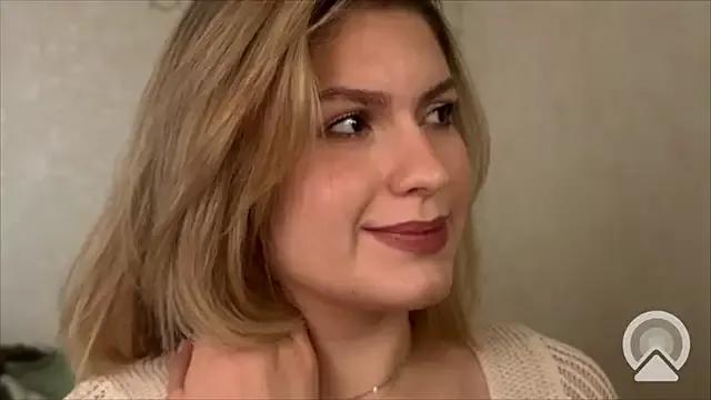 mandarina-karina from StripChat is Freechat