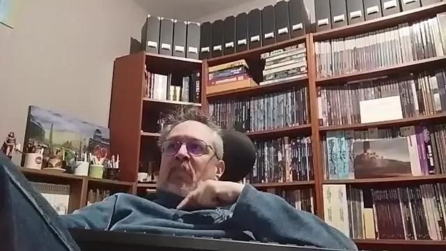 Mandra_is_a_whore from StripChat is Freechat