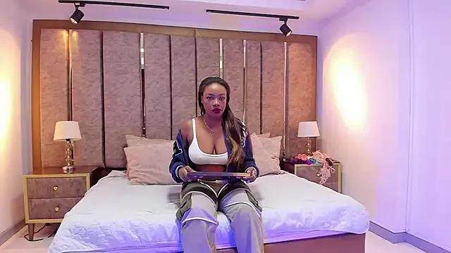 ManuelaGreen from StripChat is Freechat