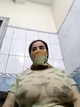 Maraamm from StripChat is Freechat