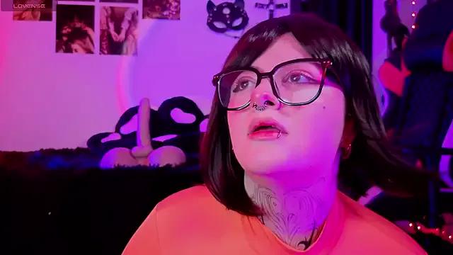Mariana_velezz from StripChat is Freechat