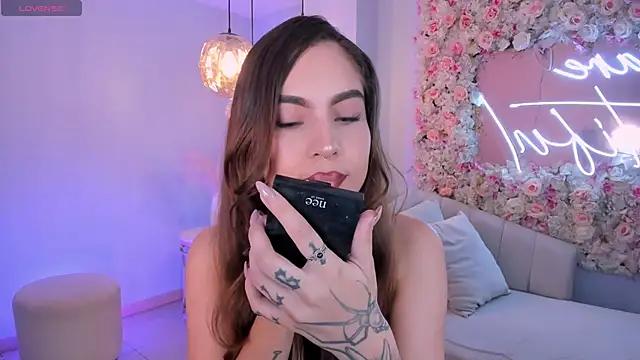 Customizable and immersive - Activate your taste buds and check-out our delicious choice of bondage cams streams with excited models getting their amazing bodies screwed with their beloved sex toys.