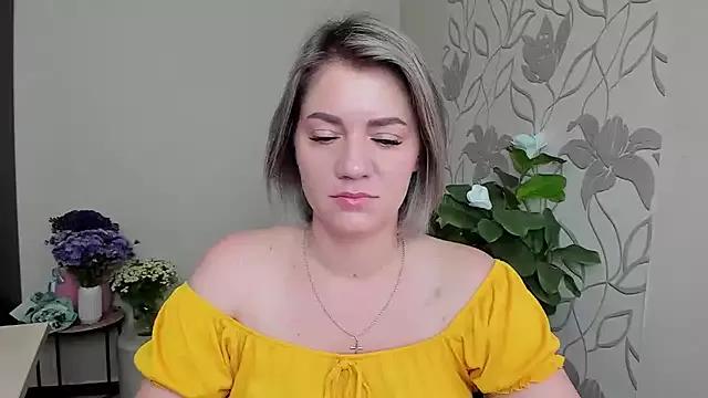 MariaSttone from StripChat is Freechat