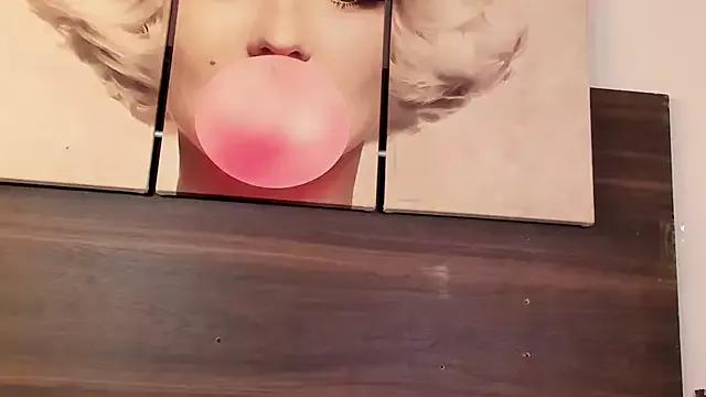 Marie_G33 from StripChat is Freechat