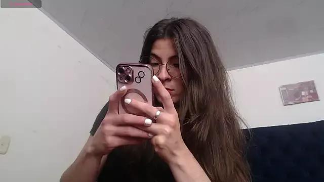 MARIELSINS_1111 from StripChat is Freechat