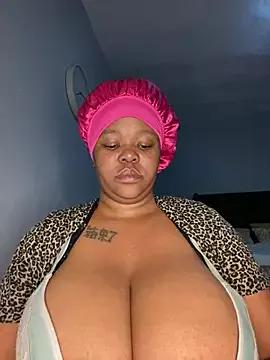 Marinda_Swangs from StripChat is Freechat