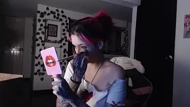 MaryJannes from StripChat is Freechat