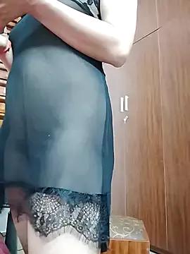 MaryyLy from StripChat is Freechat