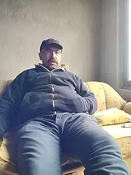 masculine_bear_daddy from StripChat is Freechat