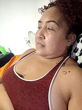 MatureAndYoungVibes from StripChat is Freechat