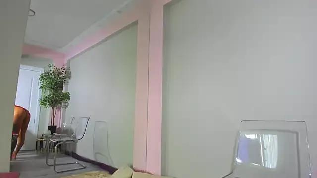MayaHellen from StripChat is Freechat