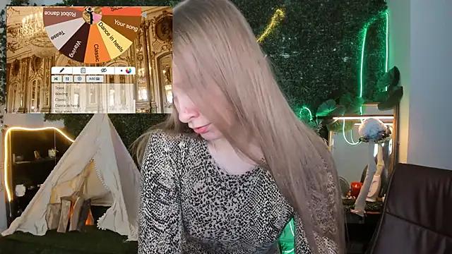 MayaSinabon from StripChat is Freechat