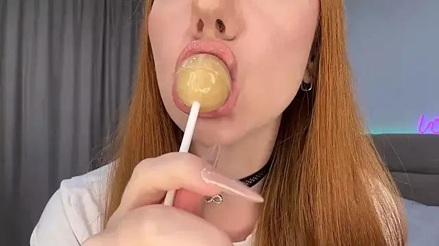 MayaSugarr from StripChat is Freechat