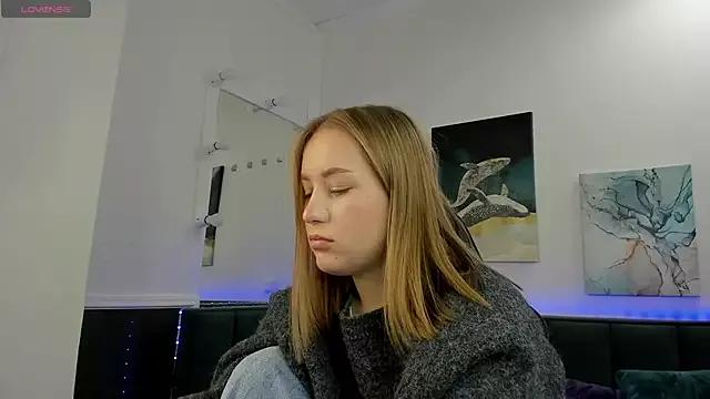 Melissa_new22 from StripChat is Freechat