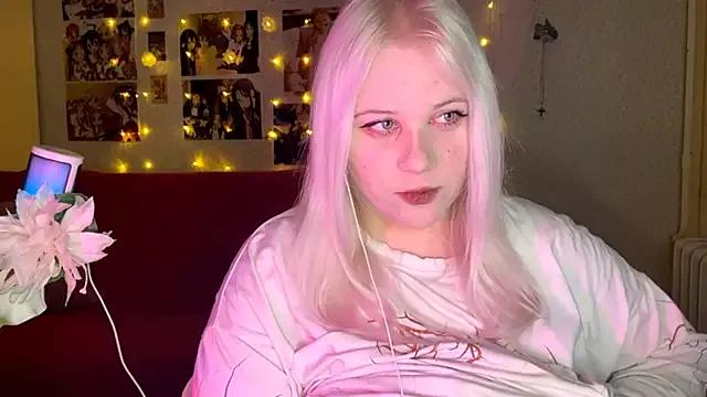 melissara1n from StripChat is Freechat