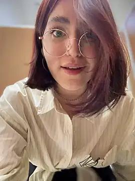 Photos of meow_girl from StripChat is Freechat