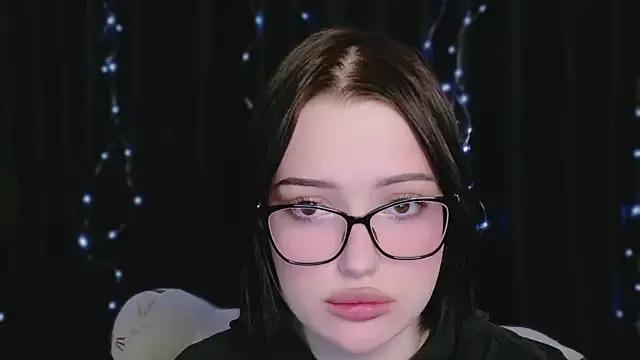 MeowLilith from StripChat is Freechat