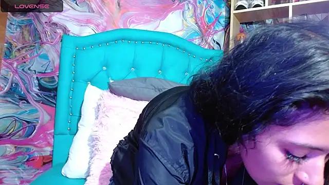 Meraky__ from StripChat is Freechat