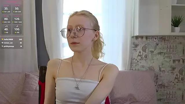 MerciaCovil webcams show profile image 