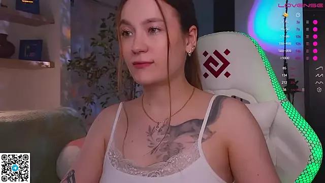 mia_here from StripChat is Freechat