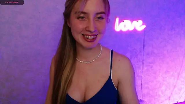 MiaMoore333 from StripChat