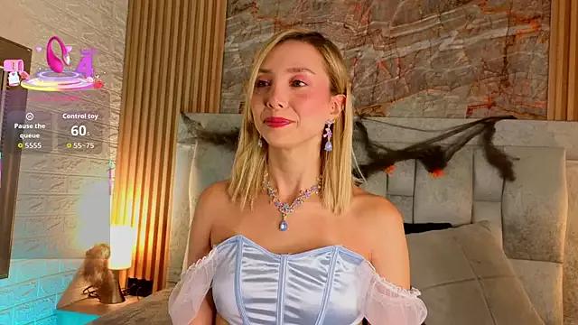 miaroldan from StripChat is Freechat