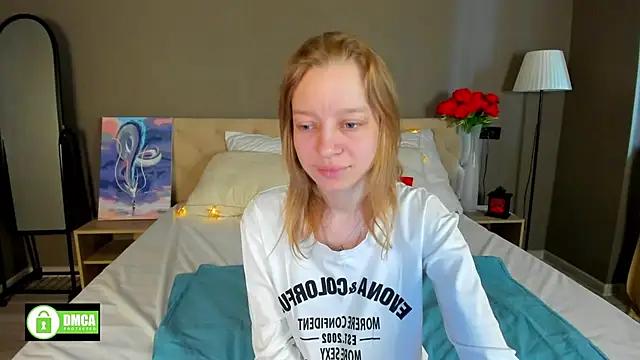 Michelle_Blond from StripChat is Freechat