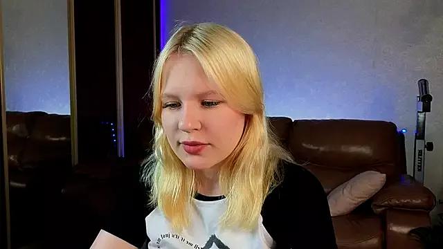 Mila_Lioness from StripChat is Freechat