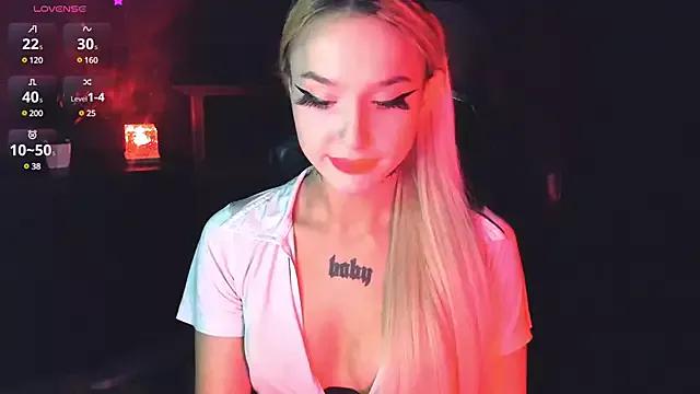 MilaAsh from StripChat is Freechat